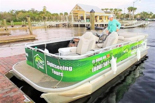 Private Pontoon Fishing Charter on Lake Tohopekaliga in Florida (4 or 6-Hours)